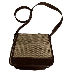 Straw like shoulder bag